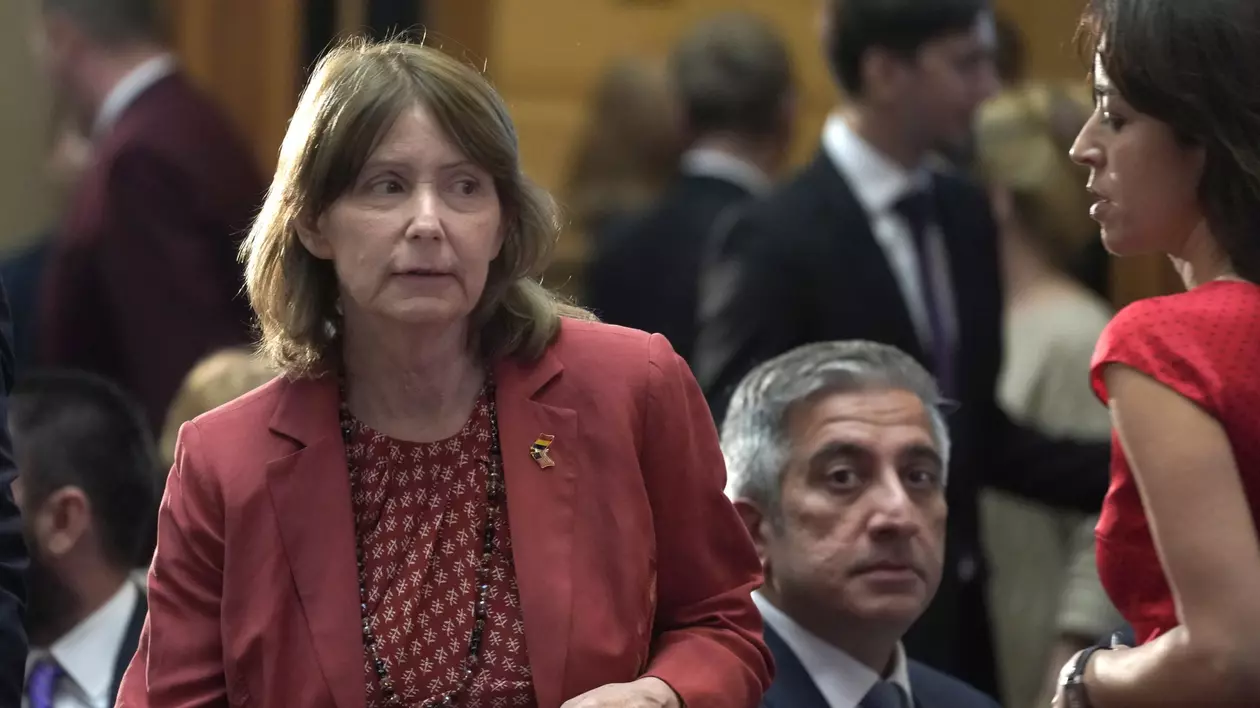 Răspuns „diplomatic" oferit de ambasadoarea SUA în România, întrebată de candidatura lui Klaus Iohannis la șefia NATO