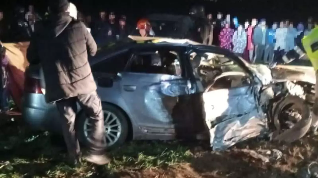 Accident grav în Giurgiu. O tânără a murit și alte trei persoane au fost rănite, în urma unei coliziuni între un TIR, o mașină şi o căruţă