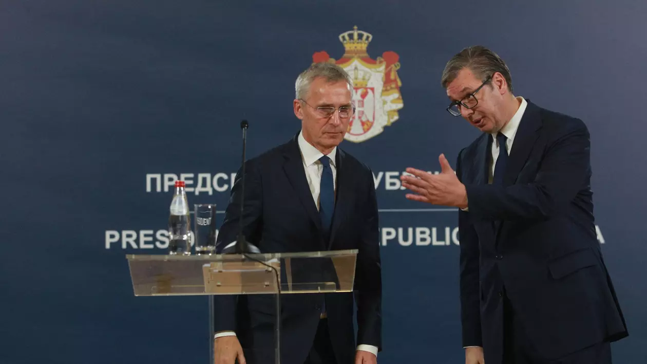 „S-a zis cu minciunile voastre". Aleksandar Vucic închide ușa NATO și anunță că Serbia nu va adera niciodată la alianța militară