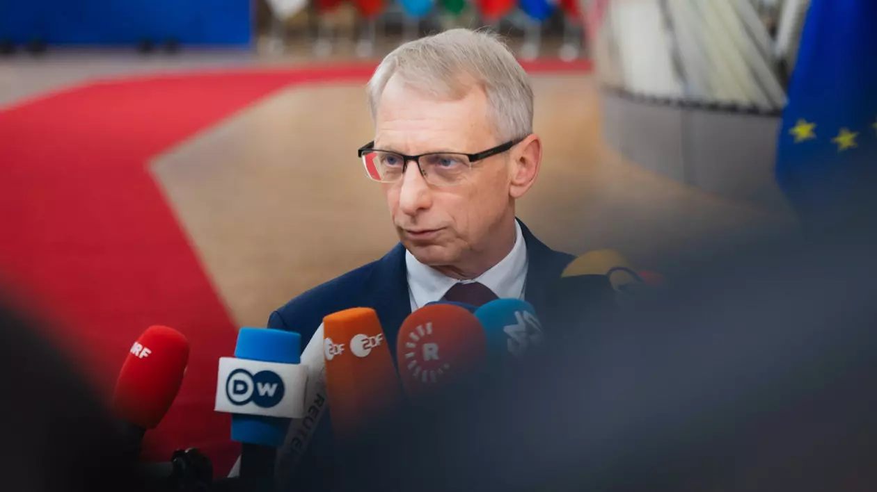 „Rotativă" la Sofia. Demisia premierului Denkov riscă să arunce în aer coaliția de guvernare din Bulgaria