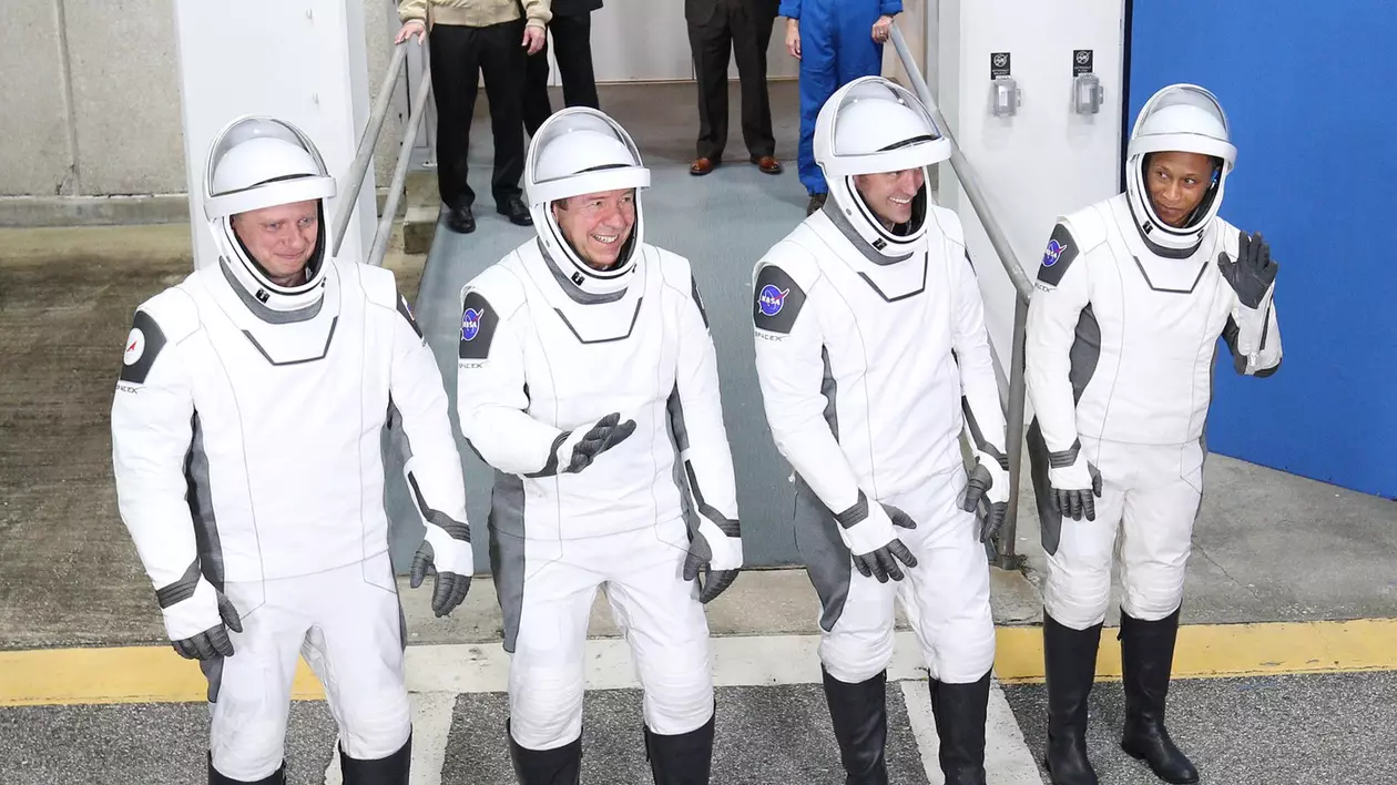 Patru astronauți, trei americani și un rus, se îndreaptă spre Stația Spațială Internațională. Vor petrece șase luni în spațiu