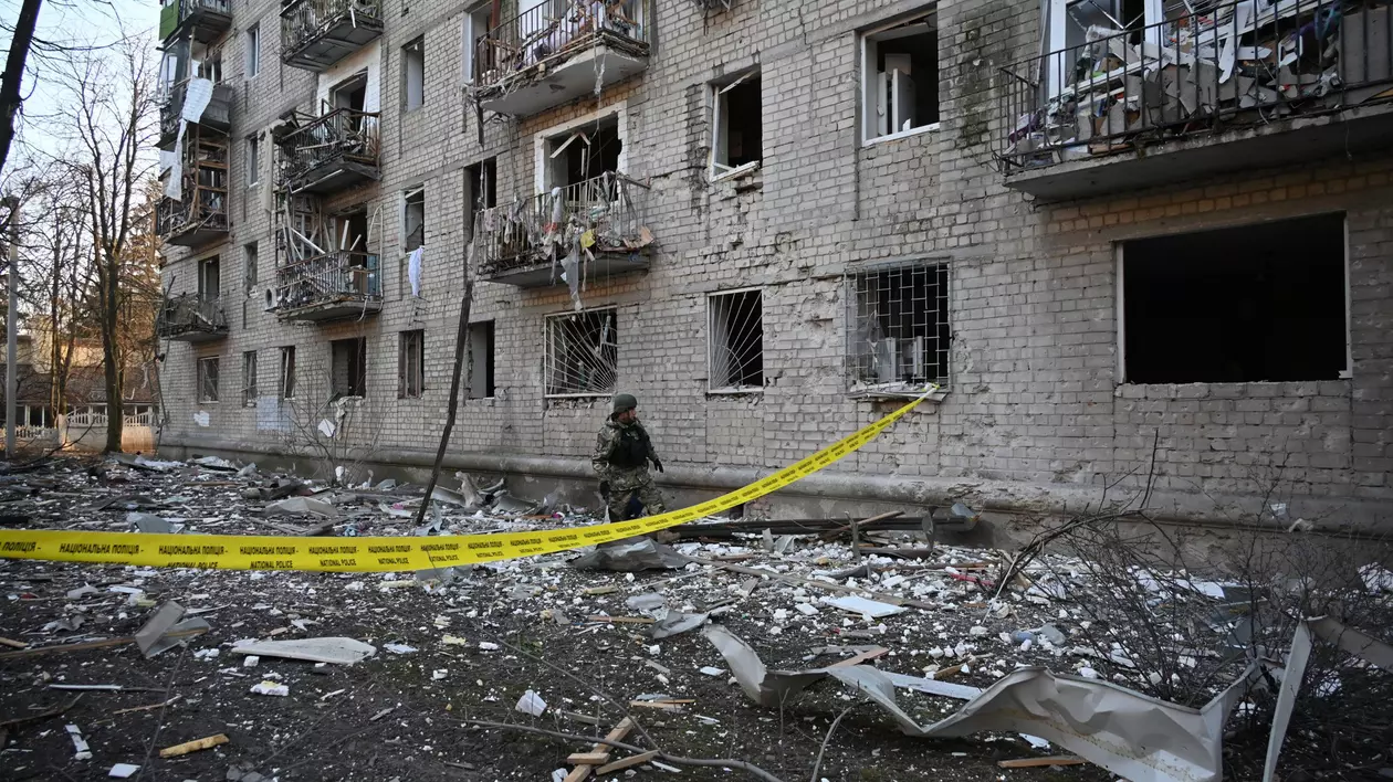 Război în Ucraina, ziua 763 | Harkov, atacat de ruși cu bombe ghidate, „de mare calibru”. Zelenski, inspecție pe tranșeele din est