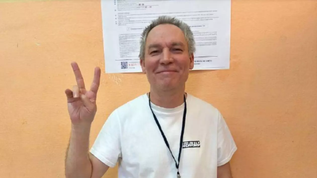 Membru al unei comisii electorale din Moscova, reținut pentru că purta un tricou cu inscripția „Navalnîi”