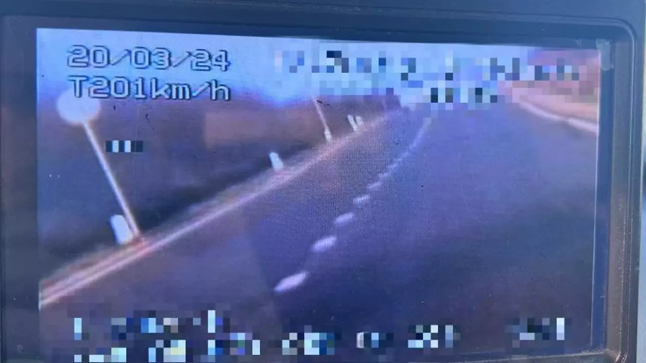 Doi șoferi au fost prinși de radar cu 201 km/h, unul pe un drum județean din Dolj, al doilea în Cluj