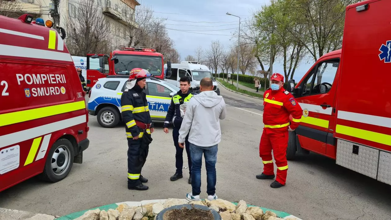 Patru copii, la spital, după un accident între un microbuz și o mașină la Techirghiol. A fost activat planul roșu de intervenție
