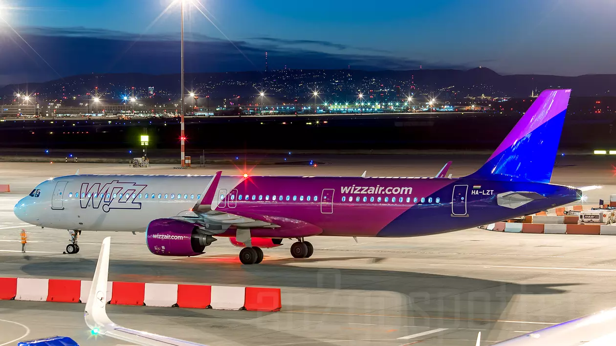 Alertă falsă cu bombă pe aeroportul din Chişinău. Un avion Wizz Air a fost deviat la Iași