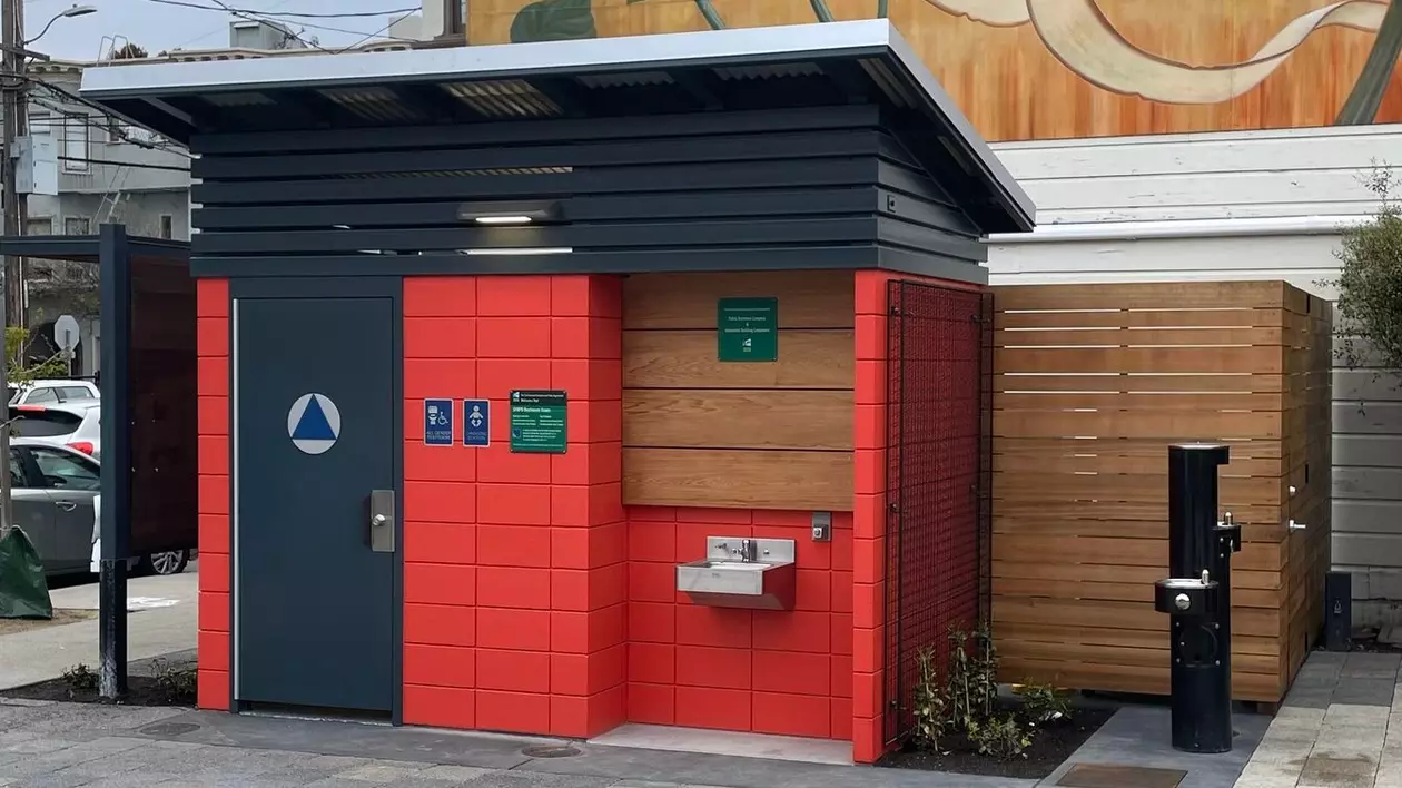 „Faimoasa toaletă SF a fost deschisă publicului”. Americanii au inaugurat un WC public de 1,7 milioane de dolari