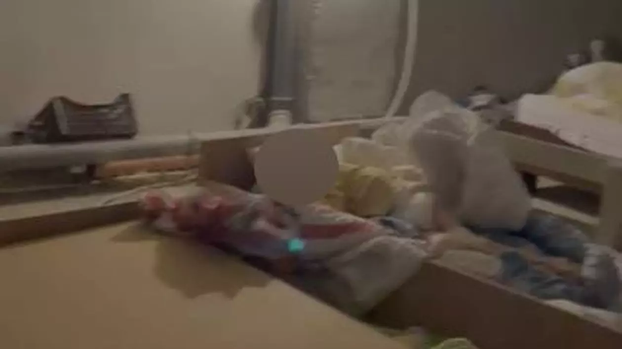 Salvată din două „azile ale groazei” într-o lună, Alina, o fată de 19 ani, e uitată de șapte luni în spitalul Obregia