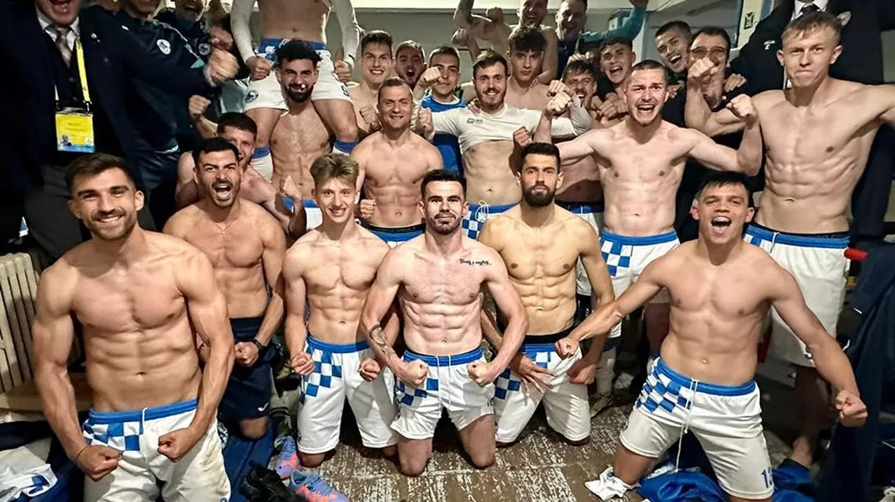 Echipă de liga a doua, fizic de Champions League. Fotbaliștii de la Corvinul, poză virală după ce au bătut-o pe CFR cu 4-0: „I-am făcut și la pătrățele”