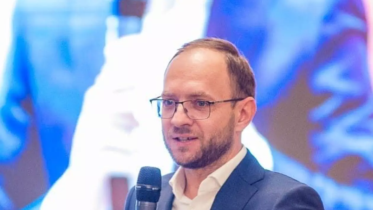Primarul Botoşaniului, trimis în judecată după ce a dat unei femei subiectele la un concurs pentru postul de consilier