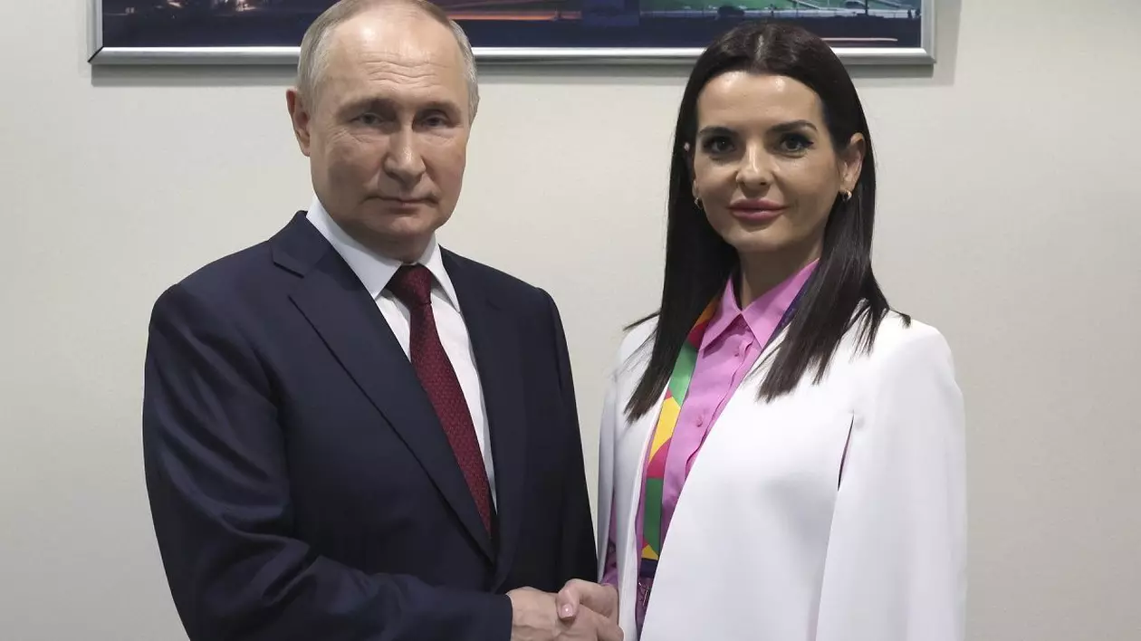 Evghenia Guțul (dreapta) primită de Vladimir Putin la Soci Foto: Profimedia