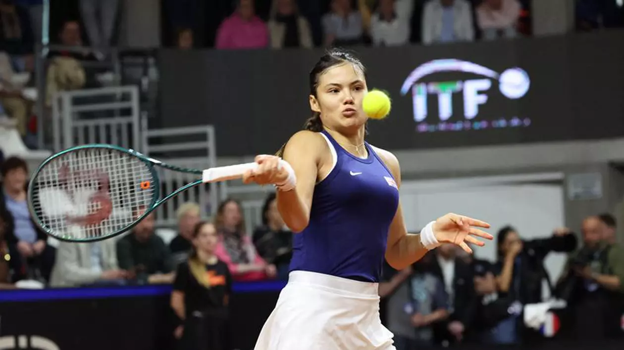 Emma Răducanu a condus Marea Britanie spre o victorie istorică în fața Franței, jucând „cel mai bun tenis” din viața ei