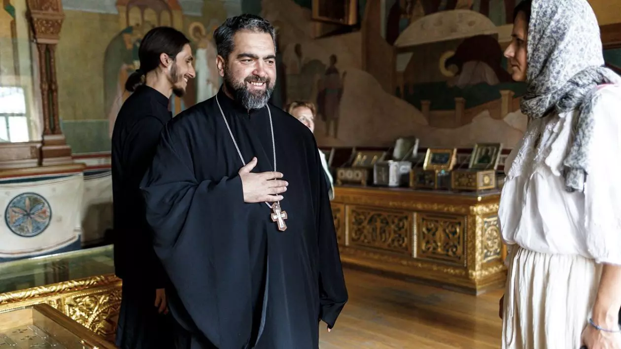 Preotul-regizor român Ciprian Mega a slujit într-una dintre bisericile Kremlinului, în urmă cu 6 zile: „Sunt om liber și nu-mi va impune nimeni ce să fac”