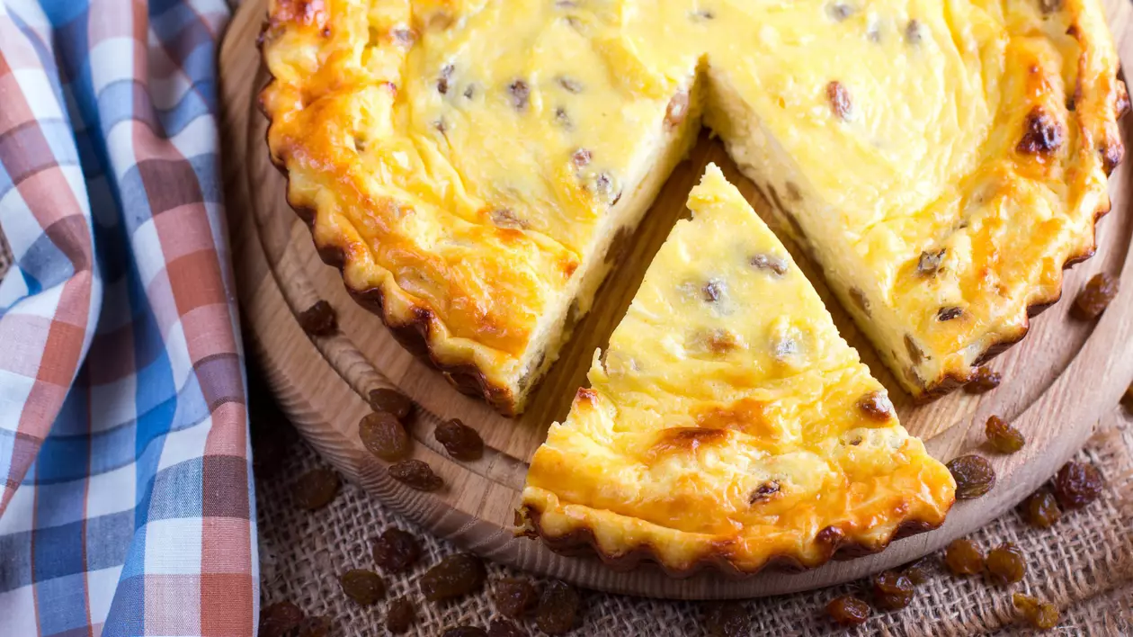 Rama pentru Copt și Prăjituri prezintă o rețetă-inspirație pentru masa de Paște, pască-tort delicioasă care va completa perfect masa de sărbători