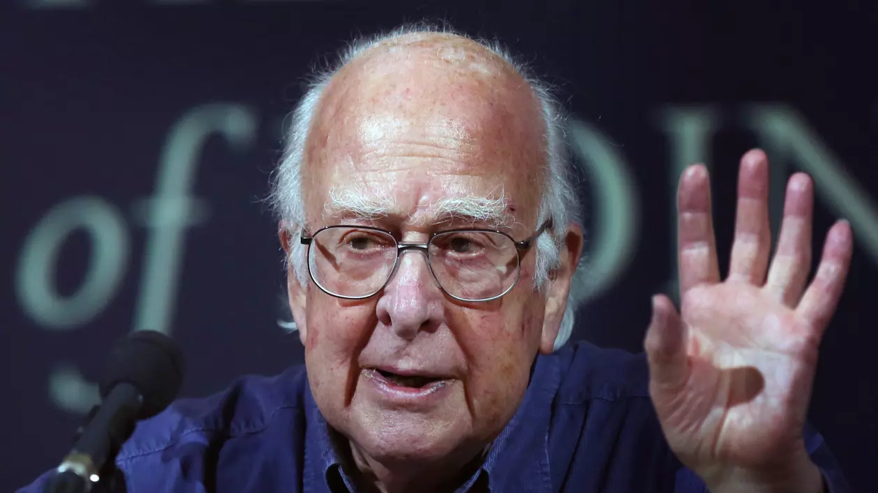 Tatăl „particulei lui Dumnezeu” a murit. Fizicianul Peter Higgs, laureat al premiului Nobel în 2013, avea 94 de ani