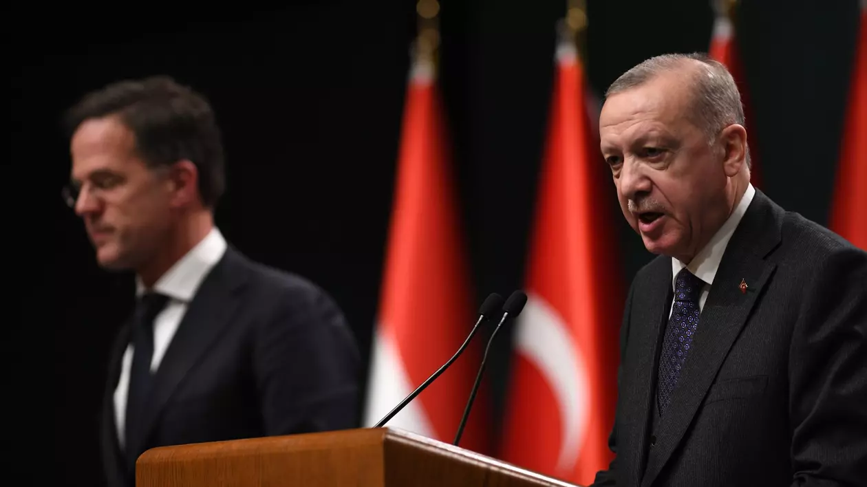Erdogan, mesaj pentru Rutte, contracandidatul lui Iohannis în cursa pentru șefia NATO. Așteptările sale de la noul șef al Alianței