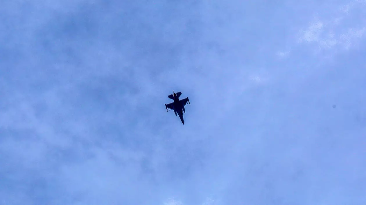 Șase avioane de vânătoare israeliene au intrat în Siria și au bombardat o unitate de apărare antiaeriană, scrie presa de stat siriană