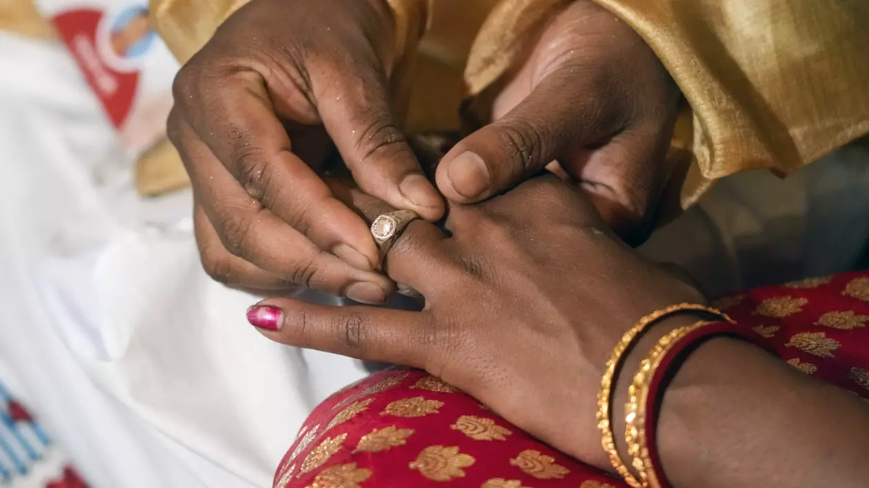 O indiancă și-a acuzat soțul că a forțat-o să facă „sex nenatural”, dar un judecător i-a respins plângerea. Verdictul, o problemă care afectează societatea indiană