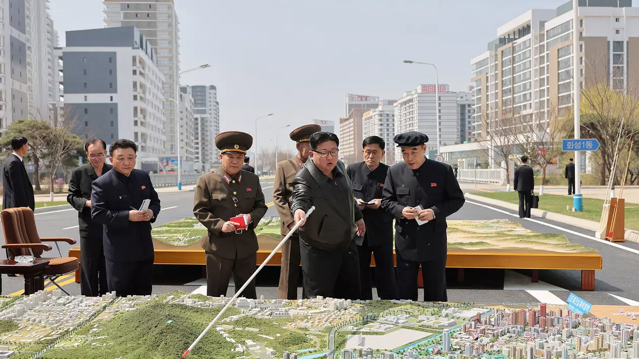 Kim Jong-un i-a anunțat pe nord-coreeni că este momentul să fie pregătiți de război