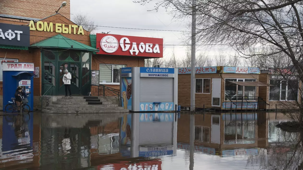 Putin îi ceartă pe guvernatorii zonelor inundate, după ce oamenii au refuzat să fie evacuați de teama jafurilor
