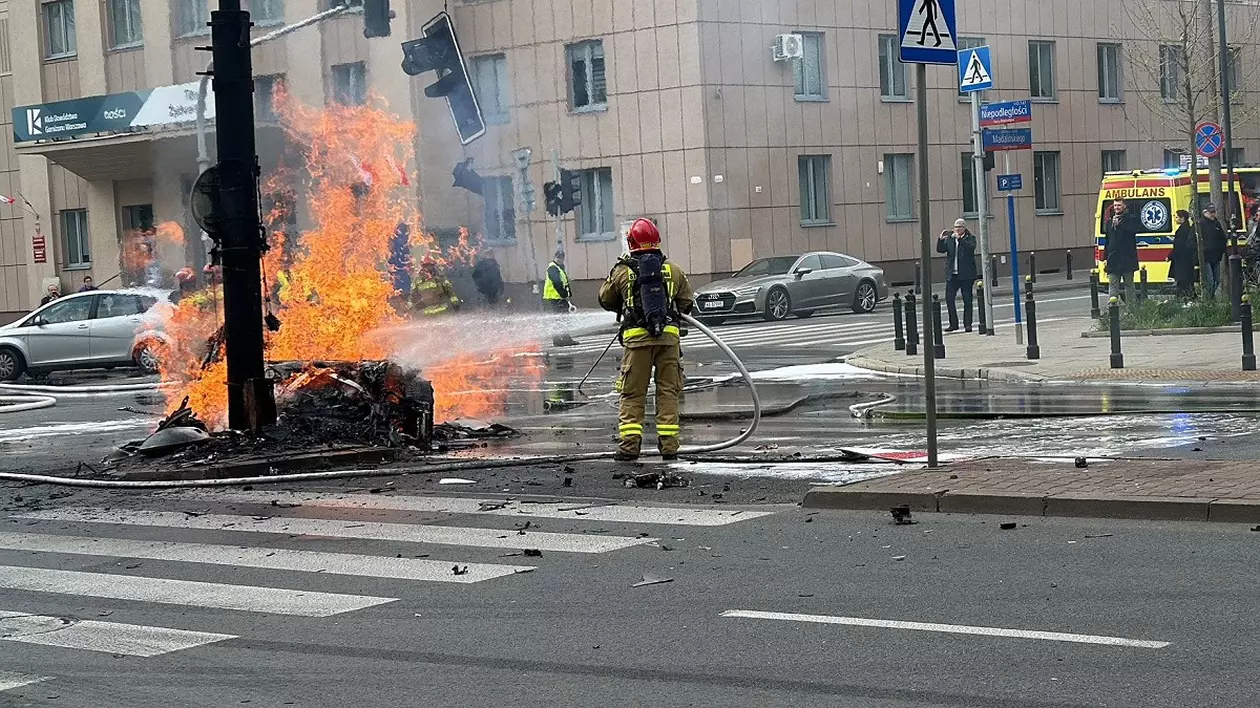 „Singura mașină de acest gen din Polonia a ars!” O limuzină electrică americană Lucid Air a luat foc în Varșovia | VIDEO