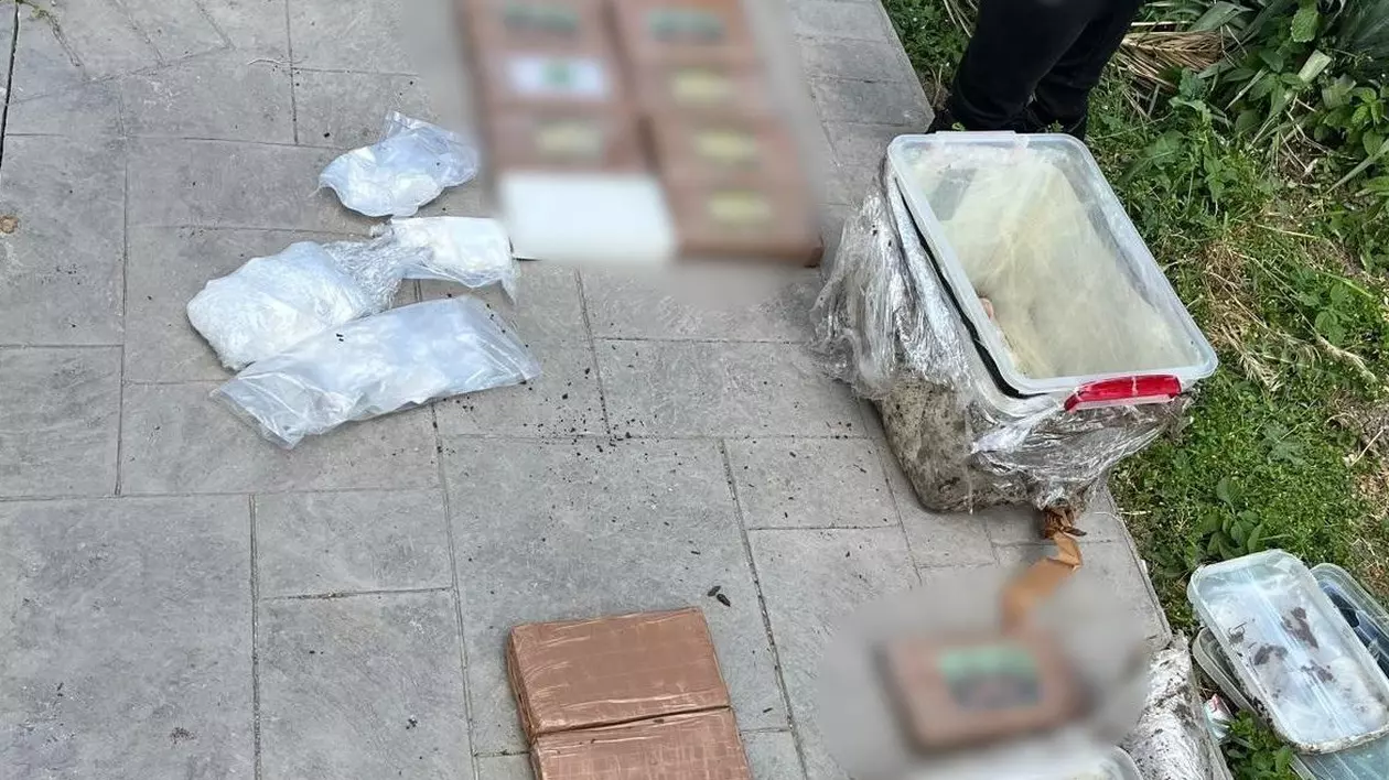 14 kilograme de cocaină, descoperite în urma unei percheziții domiciliare în Giurgiu. La ce valoare se ridică „prada”