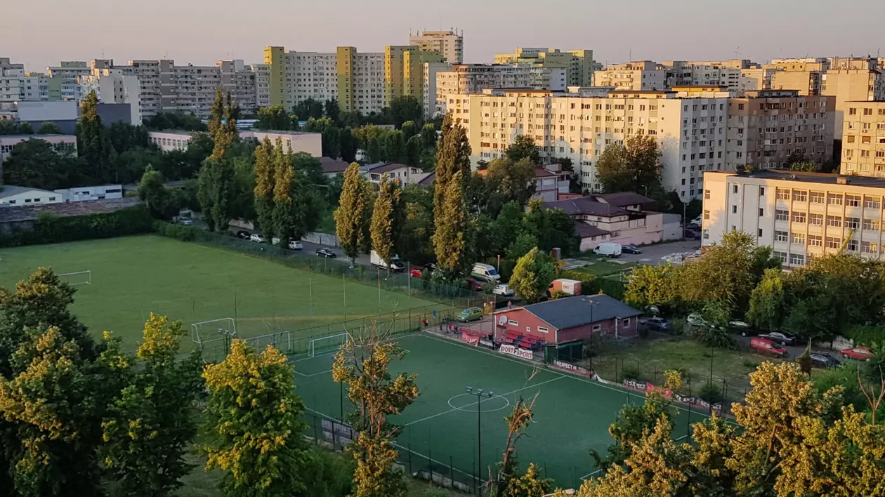 Interviu | Apel pentru salvarea bazelor sportive construite în România comunistă. „Se umplu orașele de stadioane mari, într-o țară care nu face sport. E ilogic!”