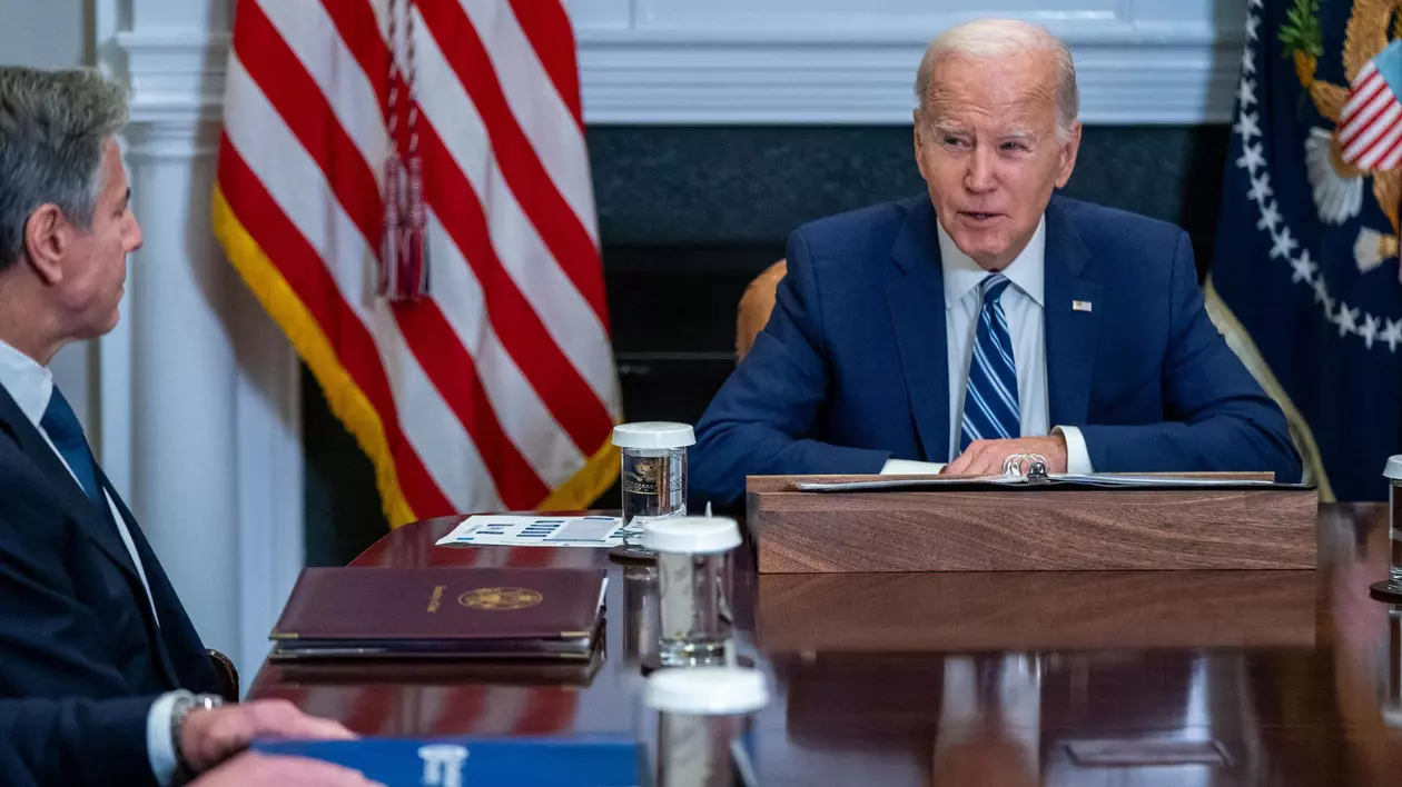 Antony Blinken (stânga) și Joe Biden în timpul unei ședințe la Casa Albă Foto: Hepta