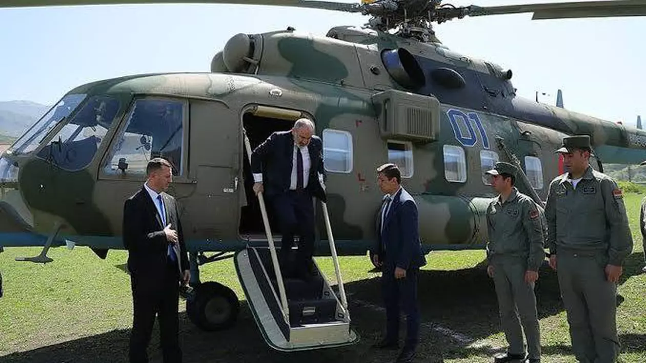 Elicopterul premierului armean Nikol Paşinian a aterizat de urgenţă într-o zonă muntoasă. Cauza incidentului