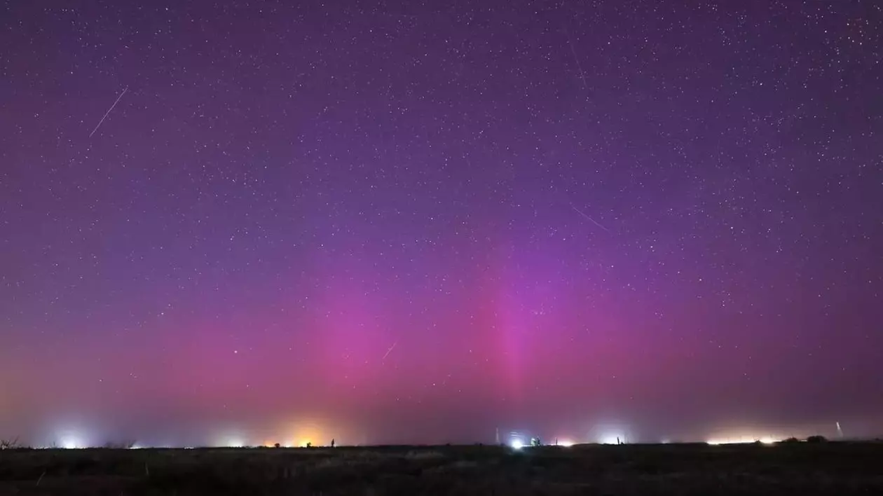 Noi furtuni solare ar putea genera aurore boreale începând din această seară