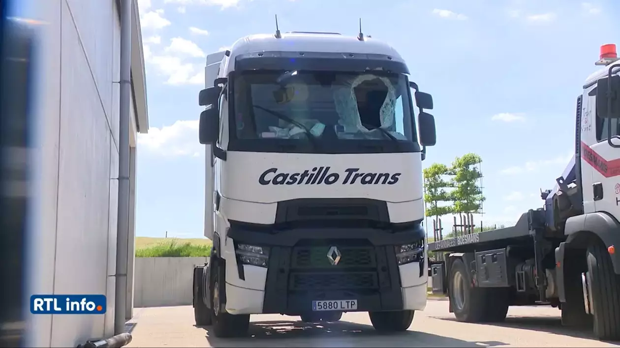 Șofer român de TIR ucis de un capac de canalizare. Un europarlamentar român acuză autoritățile belgiene: „Nu accept mușamalizarea”