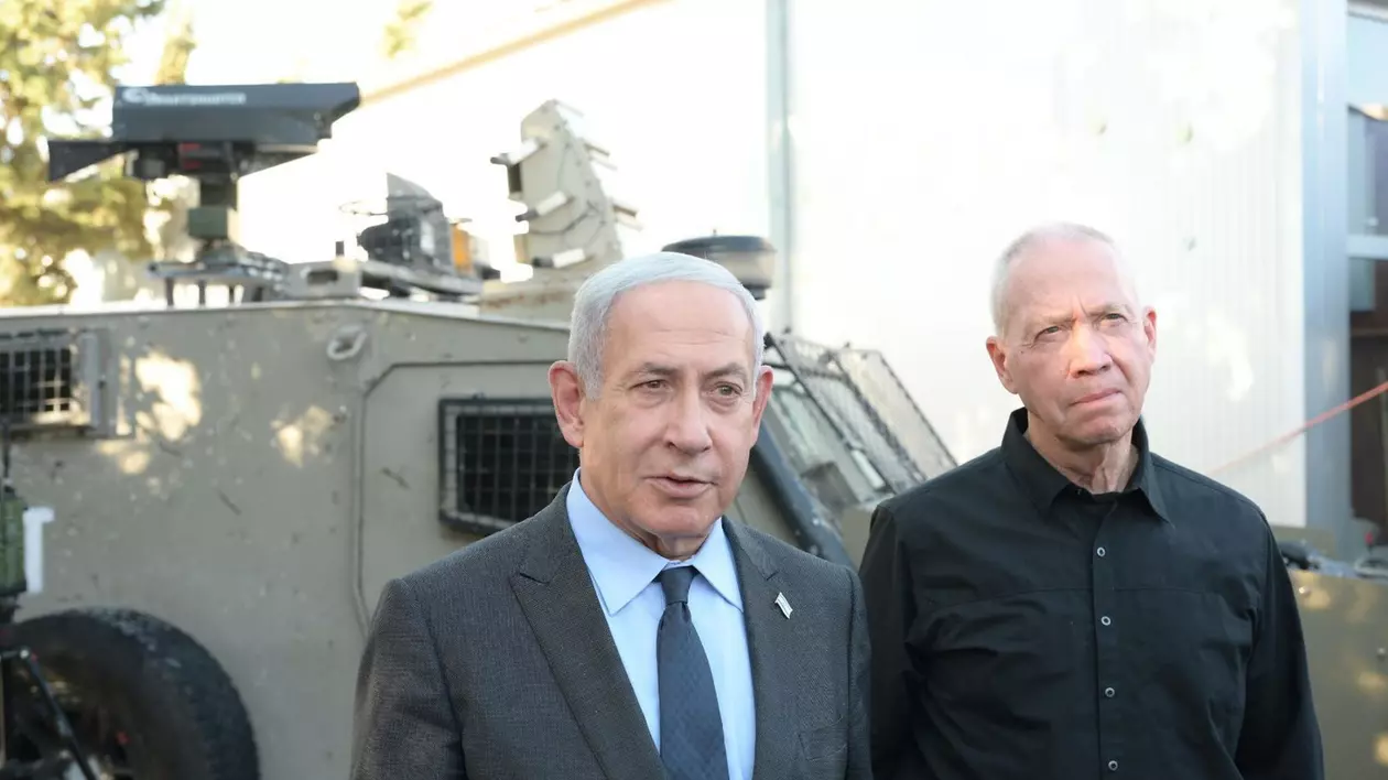 Benjamin Netanyahu (stânga), alături de Yoav Gallant Foto: Hepta
