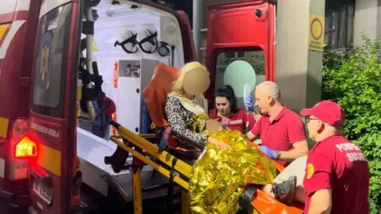 Doi frați de 2 și 3 ani din Botoșani s-au opărit cu ciorbă clocotită, după ce unul dintre ei a căzut în oală