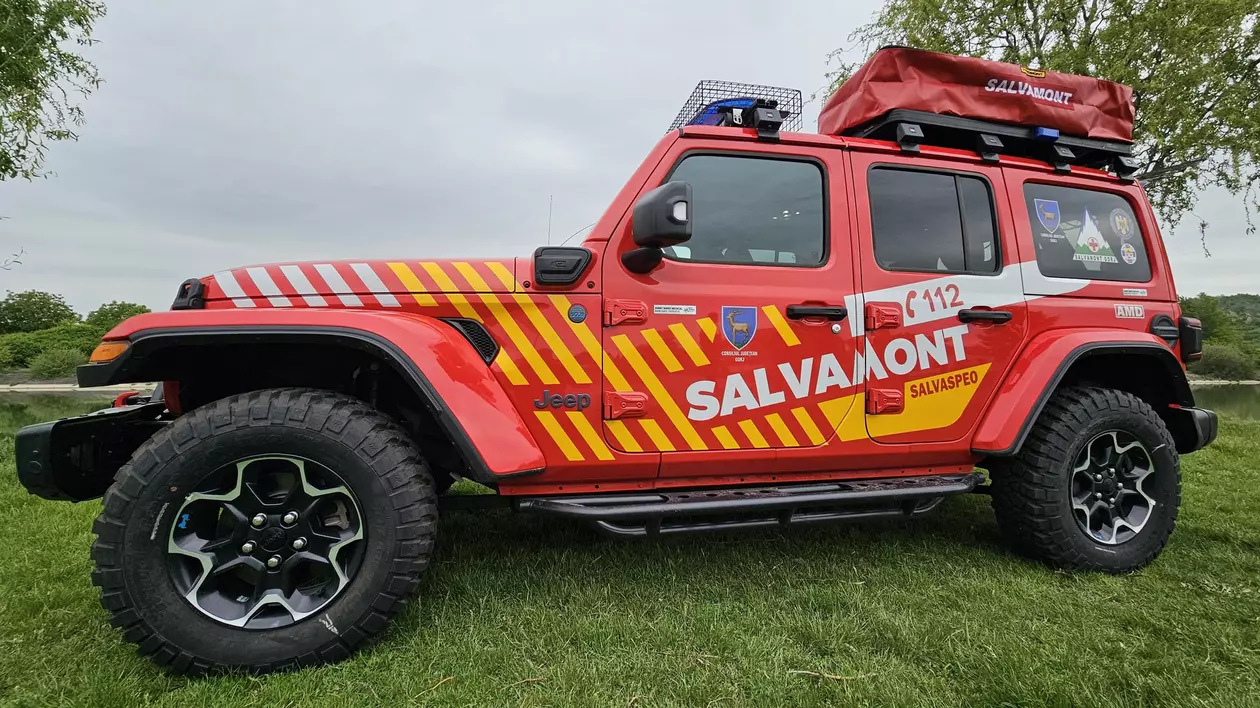 Cea mai performantă ambulanţă de teren din România se află în Gorj. Cu ce tehnologie e echipată