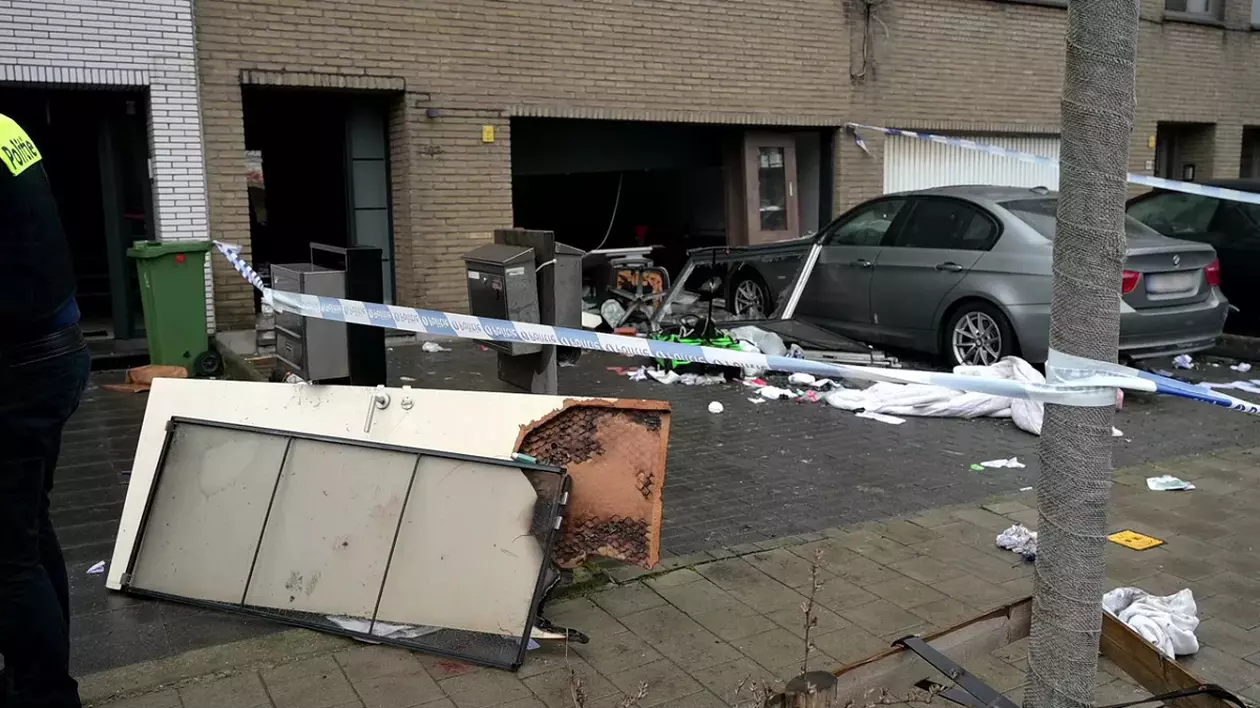 Șofer român de camion mort, după ce a explodat garajul în care locuia cu chirie, în Belgia. Proprietarii dau vina pe el: „Comunicam prin limbajul semnelor”