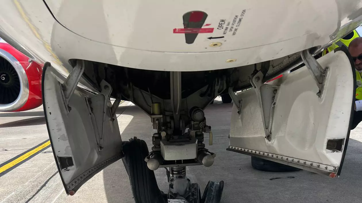 Incident pe un aeroport din Antalya: Anvelopa unui avion cu aproape 190 de pasageri a explodat la aterizare 