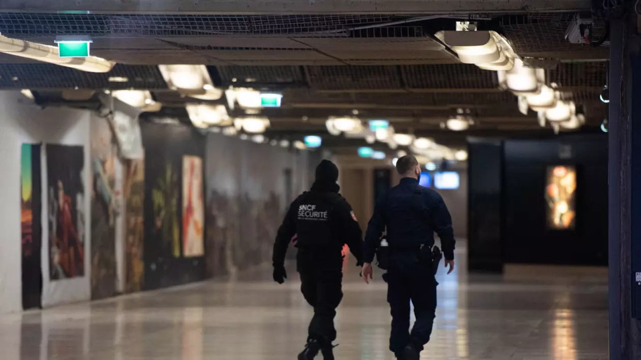 Atac cu cuţitul la metrou, în Lyon. Patru oameni au fost răniți. Agresorul a fost arestat