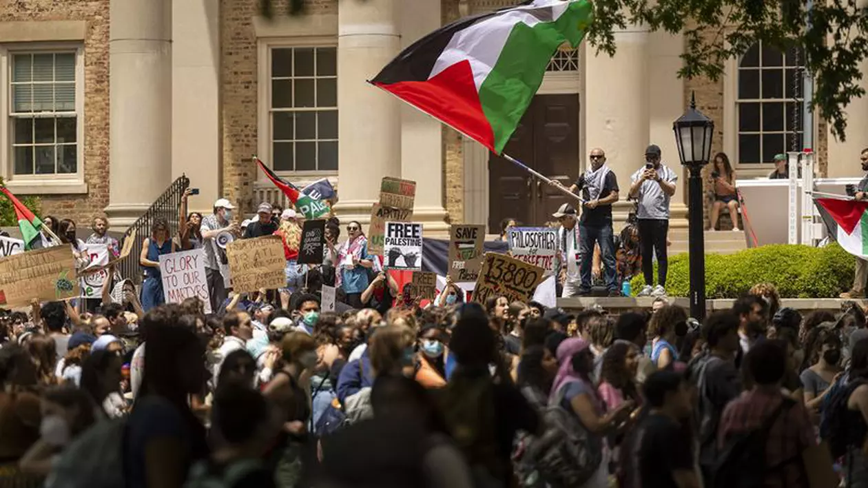 Palestinienii se pot baza pe studenţii americani, dar nu şi pe aliaţii arabi pentru a le susţine cauza prin proteste. Care sunt motivele