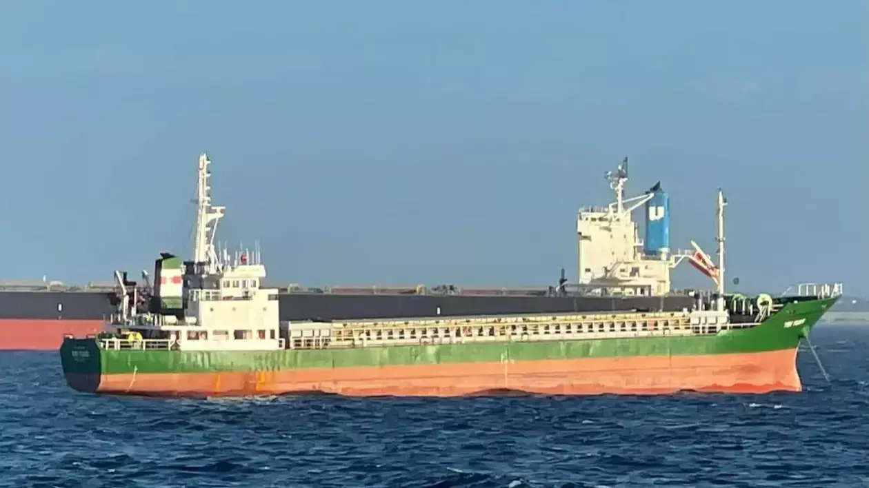 Navă scufundată lângă Sfântu Gheorghe. Au fost reluate căutările celor trei marinari dispăruți
