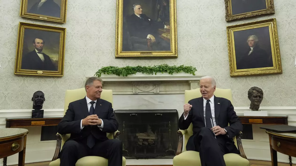 Prima imagine cu Klaus Iohannis și Joe Biden la Casa Albă. Foto: Associated Press