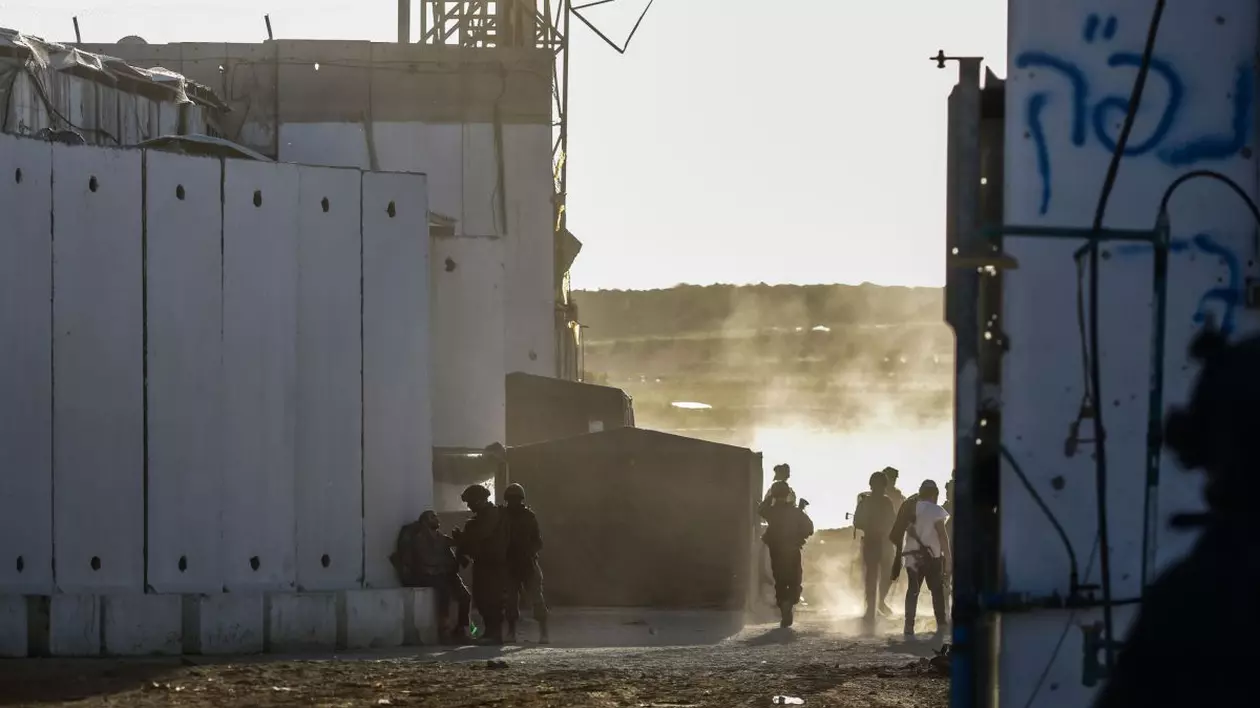Hamas anunță că a luat prizonieri soldați israelieni în urma unei ambuscade. Israelul neagă