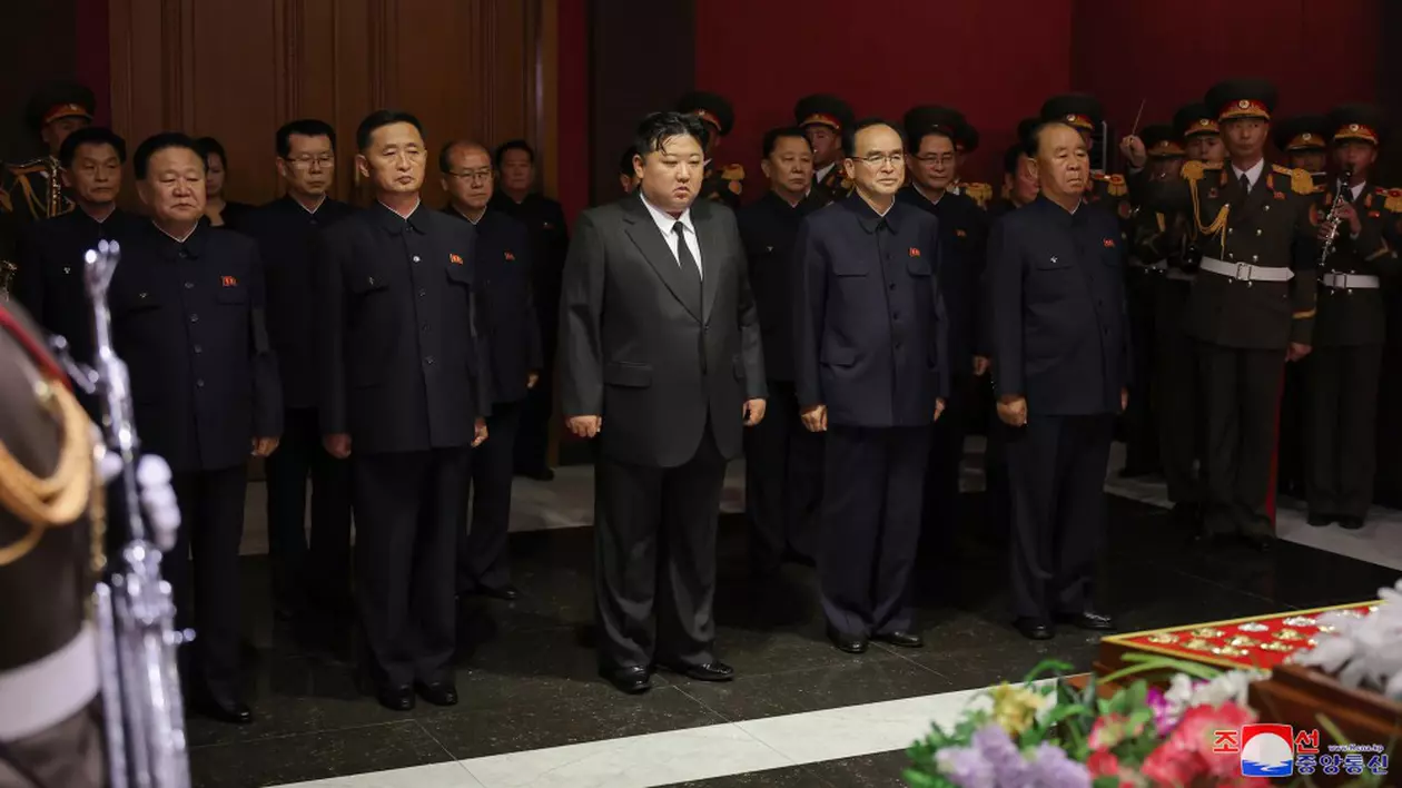 Kim Ki Nam, arhitectul cultului personalităţii din jurul dinastiei Kim, a murit. Liderul nord-coreean este în doliu