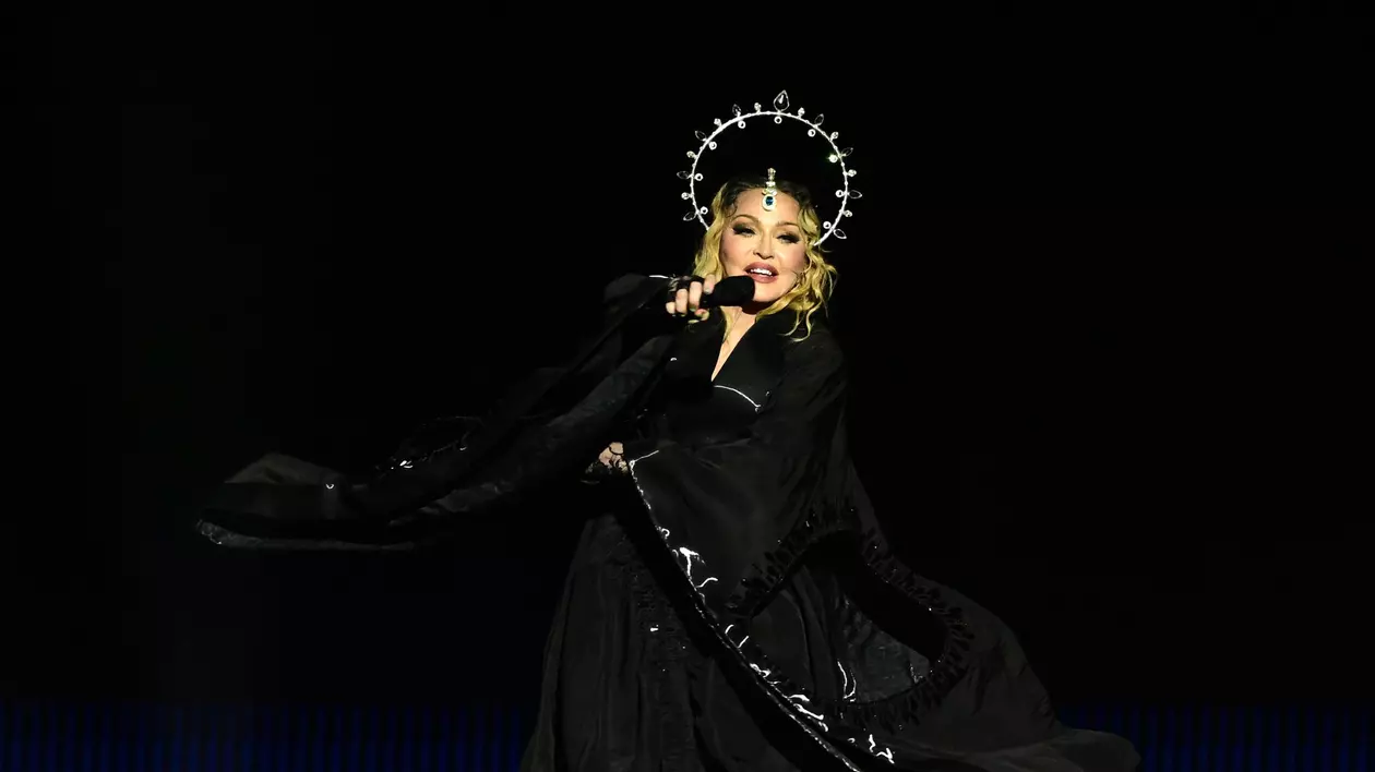 Madonna, în timpul ultimului concert din turneul Celebration, pe plaja Copacabana din Rio de Janeiro, Brazilia, 4 mai 2024 Foto Profimedia