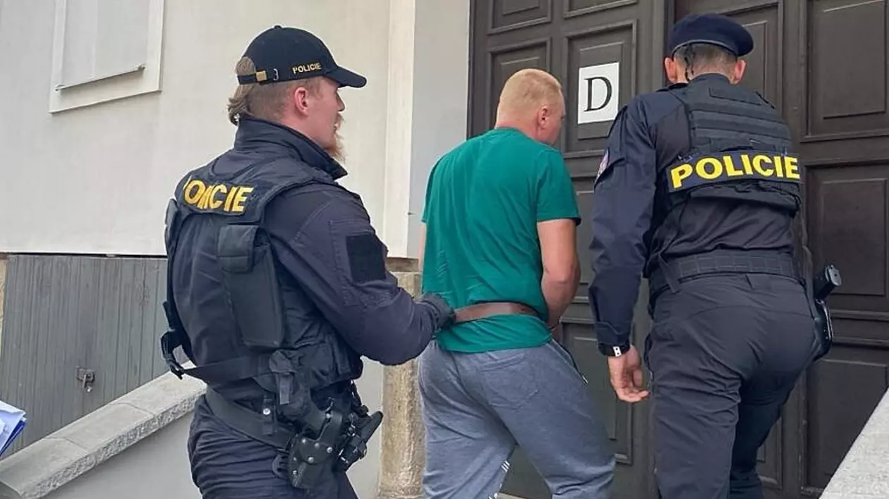 Un ucrainean a detonat o petardă pe care a introdus-o în corpul soției sale moldovence. Tânăra fugise de război și era refugiată în Cehia