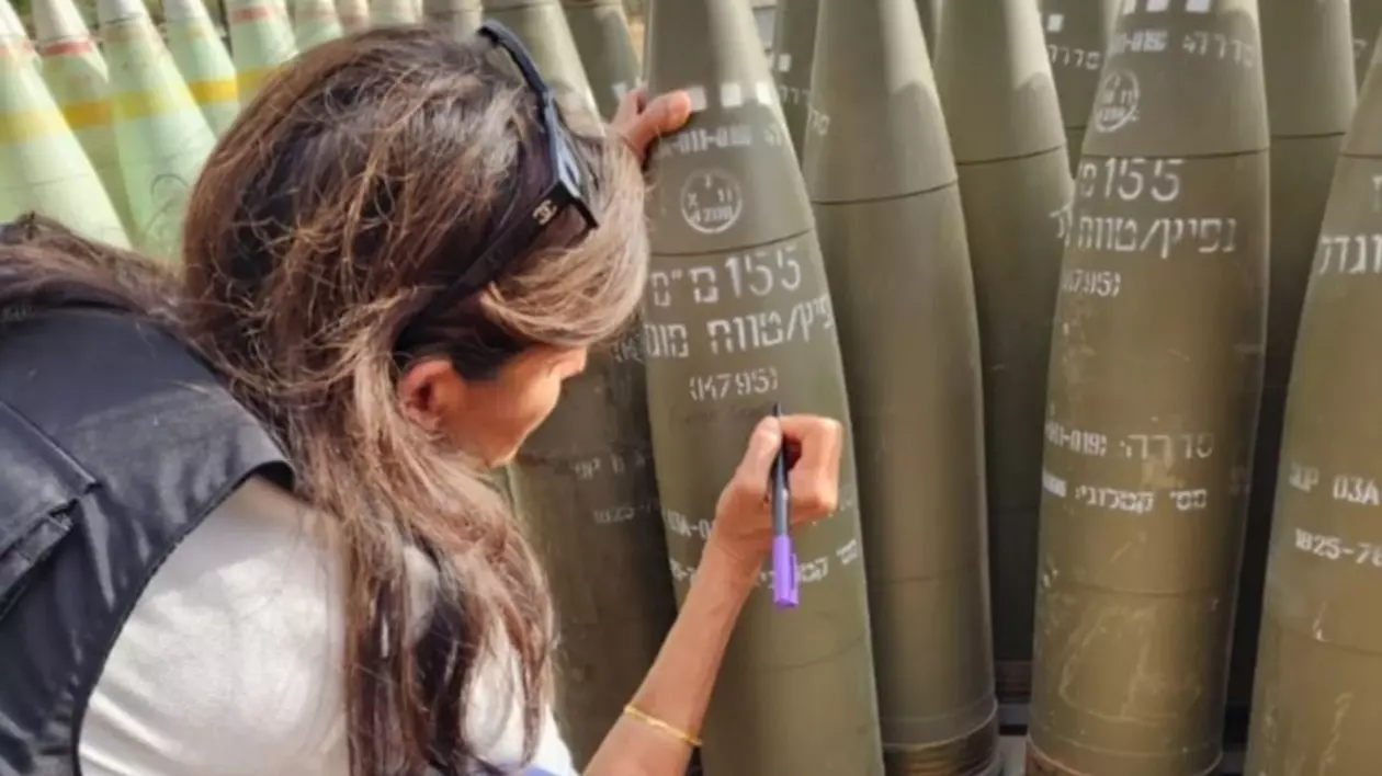 Nikki Haley, fostă candidată la preşedinţia SUA, mesaj pe un obuz israelian la granița cu Libanul, unde acționează Hezbollah: „Terminaţi-i”