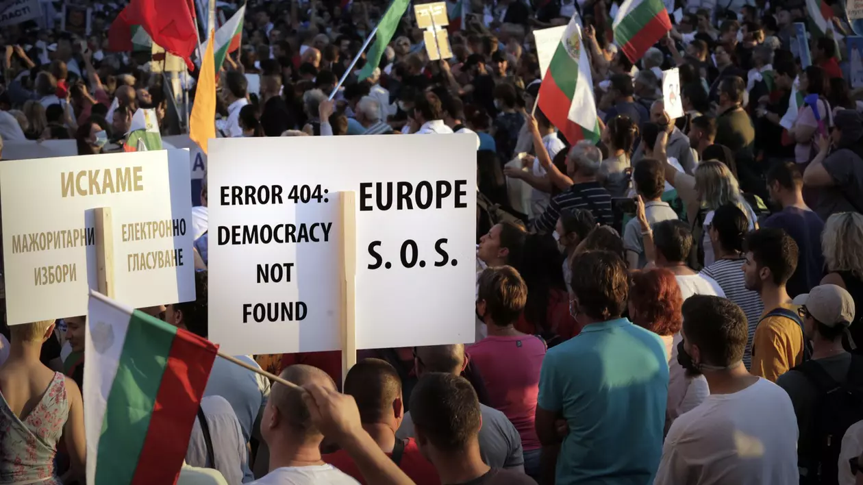 „Statul mafiot împinge democrația bulgară pe marginea prăpastiei.” Personajul controversat care conduce în sondaje înaintea alegerilor din 9 iunie