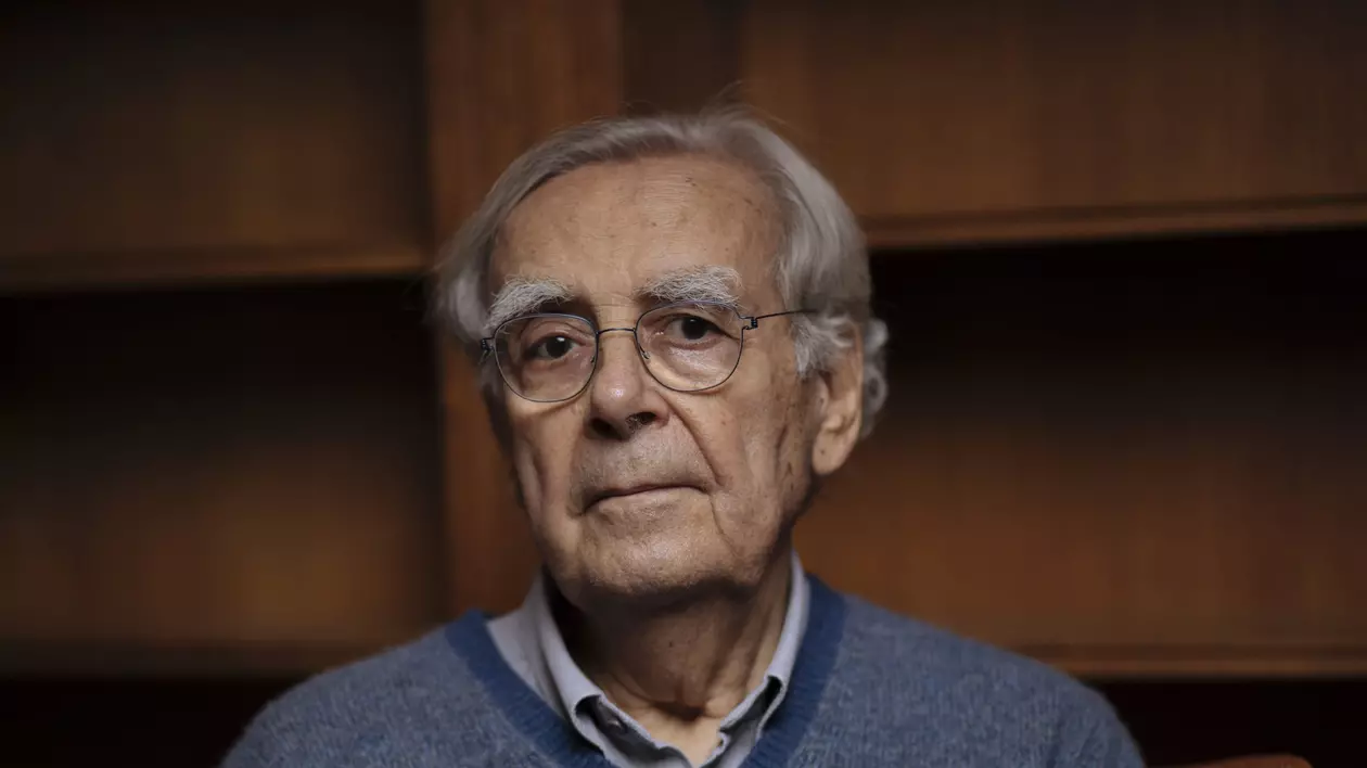Bernard Pivot a murit la vârsta de 89 de ani. Prezentatorul şi scriitorul francez a făcut milioane de francezi să citească datorită emisiunii sale „Apostrophes”