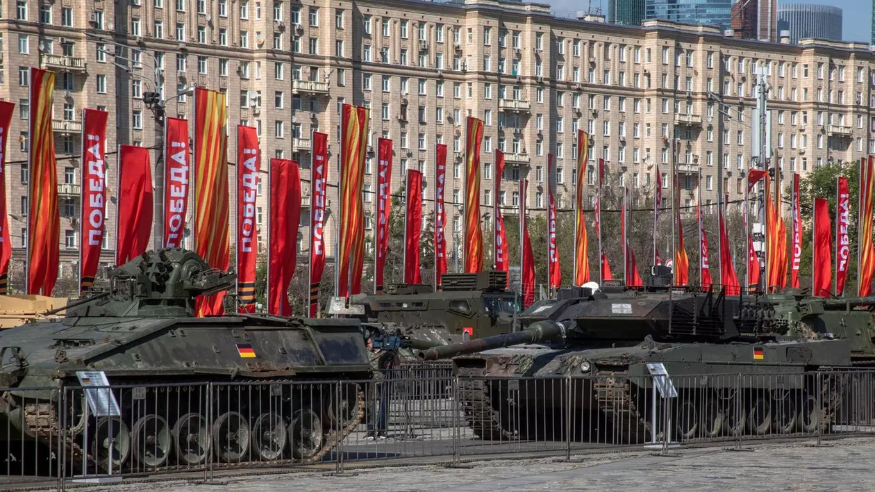 Rușii au sărbătorit 1 Mai, la Moscova, cu o expoziție de blindate occidentale capturate în războiul din Ucraina