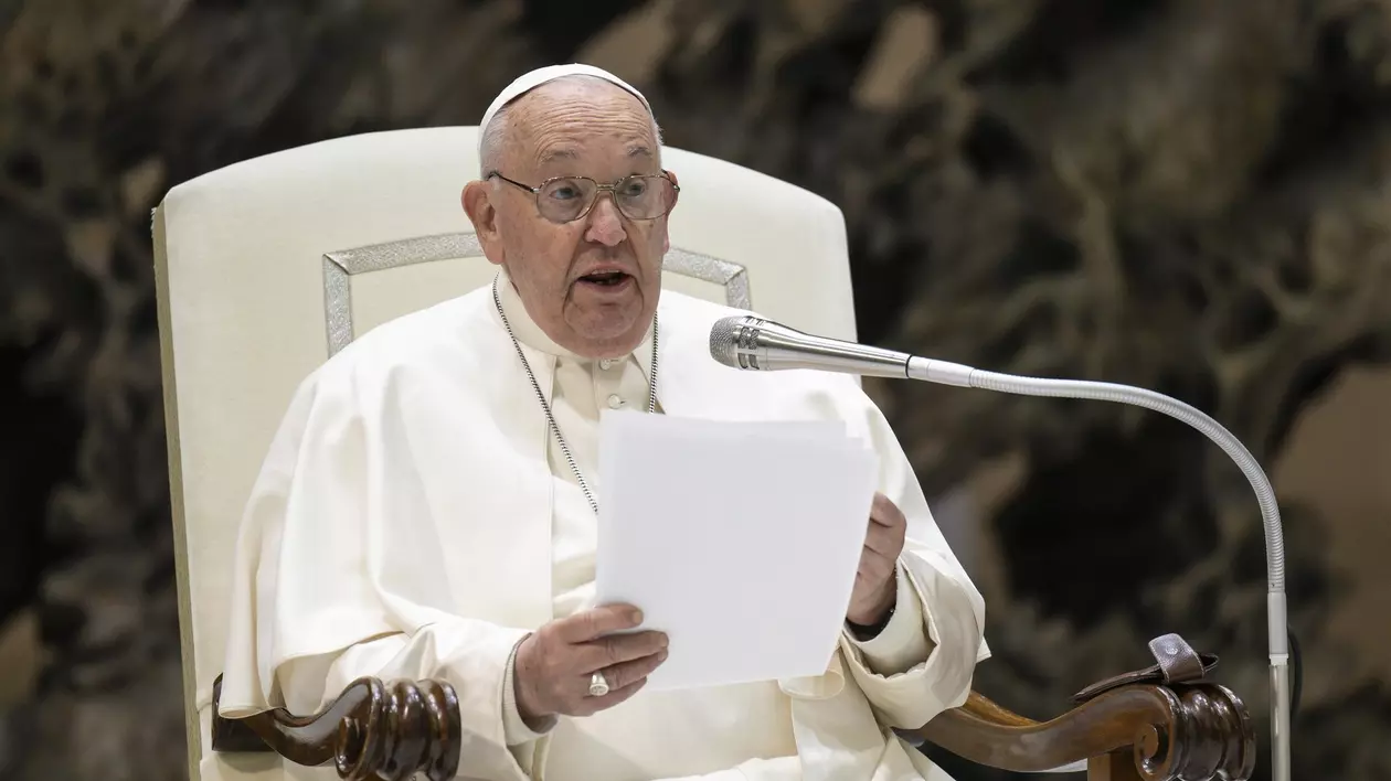Papa Francisc a făcut un apel la pace şi a condamnat comerţul cu armament: „E groaznic să câştigi bani din moarte"