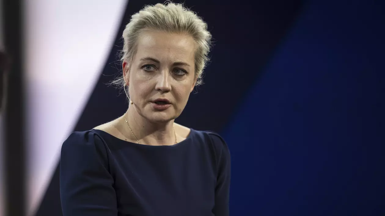 „Putin este războiul!”. Iulia Navalnaia a ridicat Premiul Dresda pentru Pace primit post-mortem de Aleksei Navalnîi